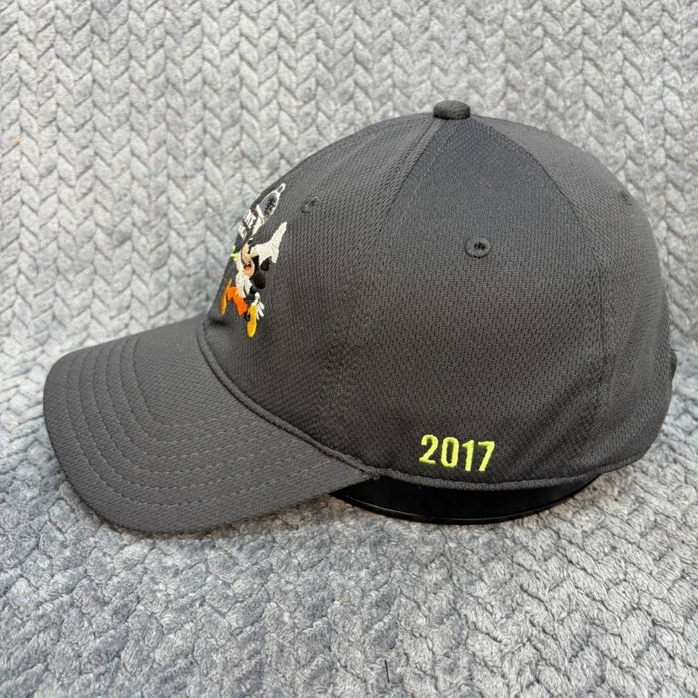 Disney Parks 2017 Wine & Dine Half Marathon Mickey Mouse Gray Hat Cap 0741